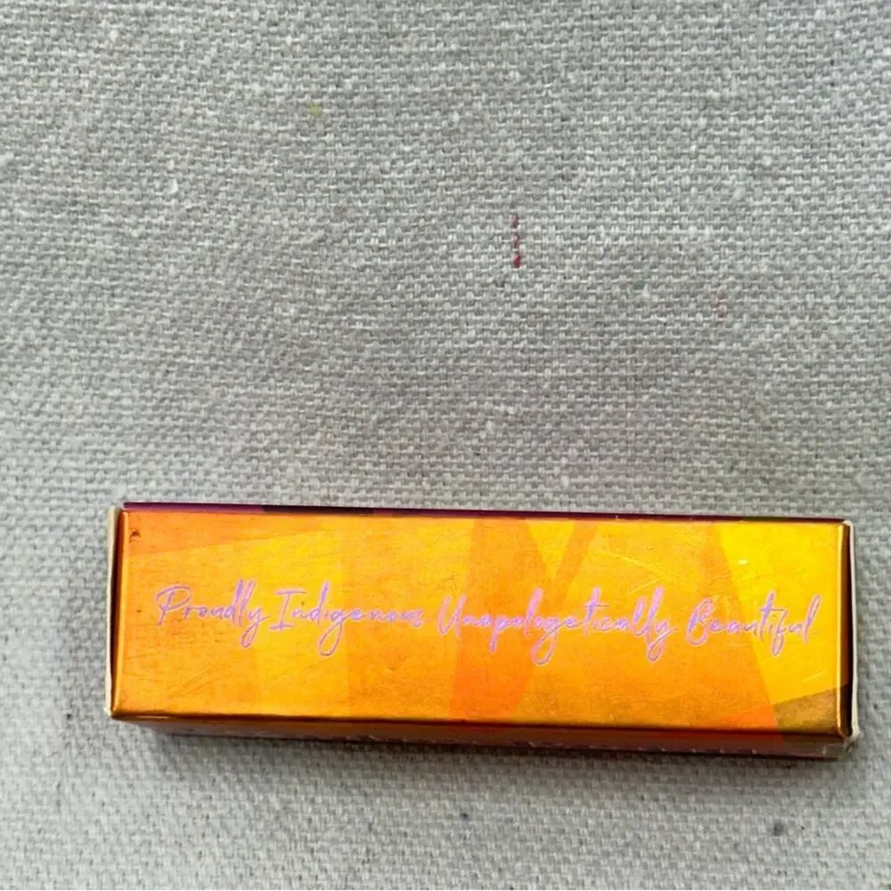 Matte lipstick bundle Honest Lip Crayon in Sheer Petal and Prados in‎ Azucar